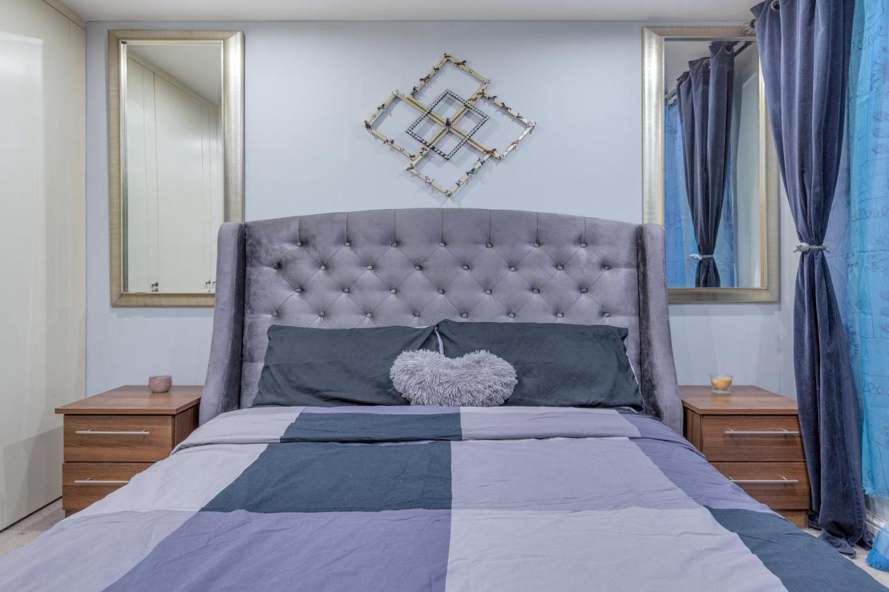 Elegant And Chic 2-Bedroom Basement Apartment In Paddington Londra Exterior foto