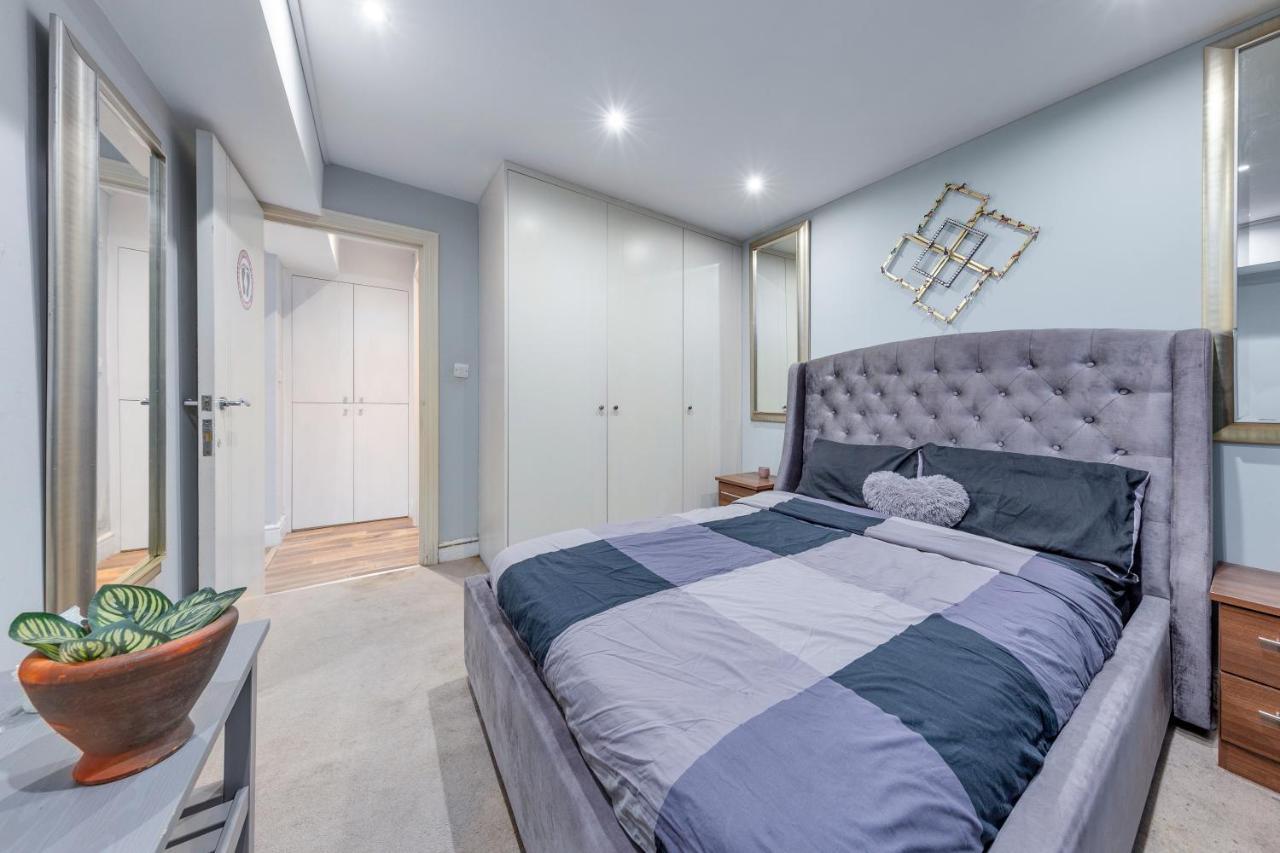 Elegant And Chic 2-Bedroom Basement Apartment In Paddington Londra Exterior foto
